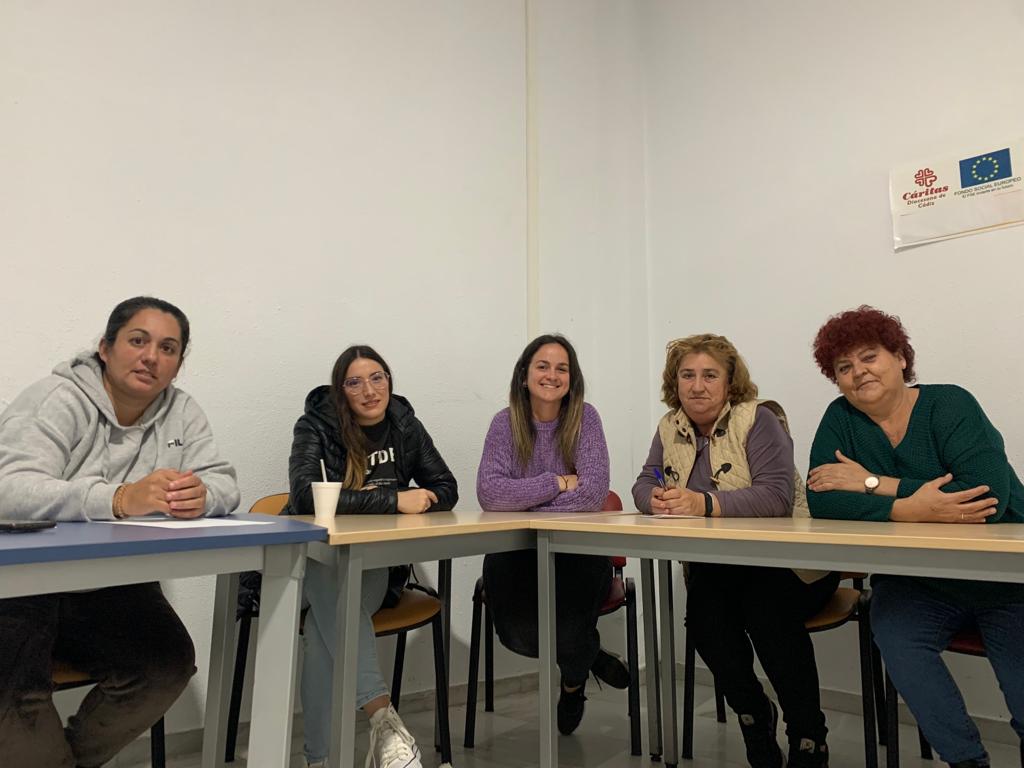 Cáritas holds a socio-educational workshop for families in Chiclana de la Frontera